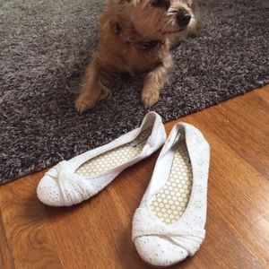 AMERICAN EAGLE BASIC WHITE FLATS
